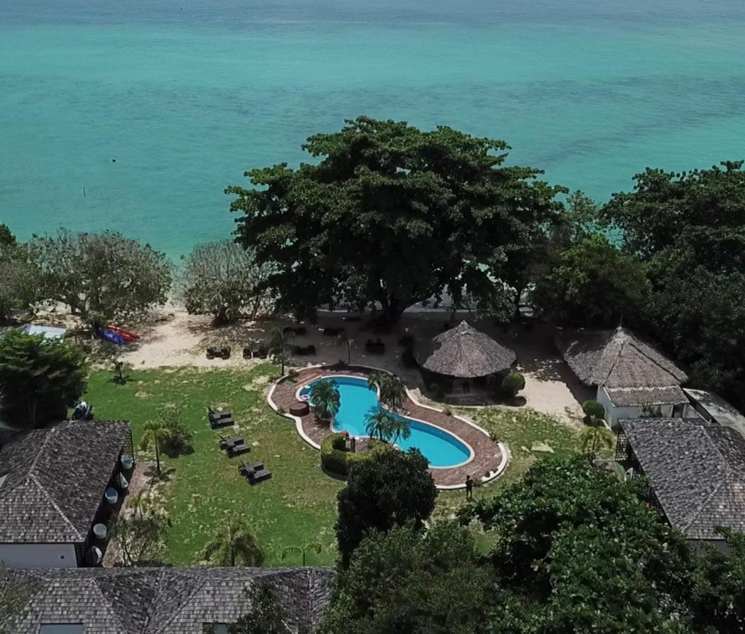 The Reef Resort Koh Kradan Exterior photo