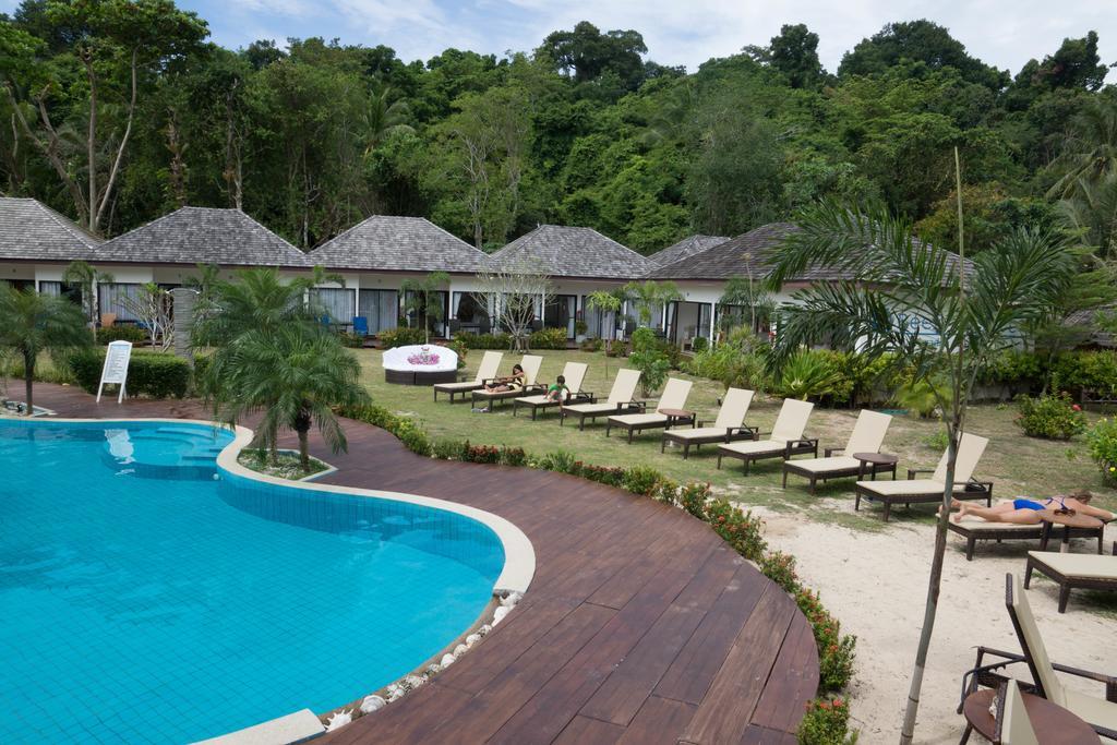 The Reef Resort Koh Kradan Exterior photo